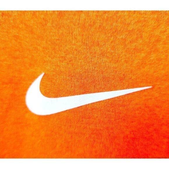 NWOT NIKE UNISEX Crew Neck Tee. - Picture 11 of 13